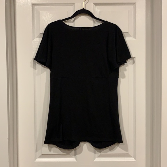 Maurices Lace Trim Ruched Front Vneck Tee XL - Picture 3 of 3